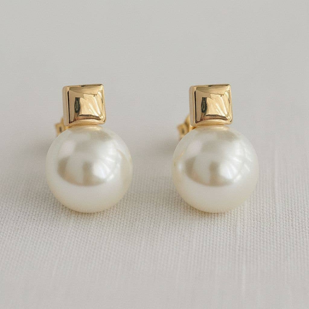 The Hampton Pearl Studs