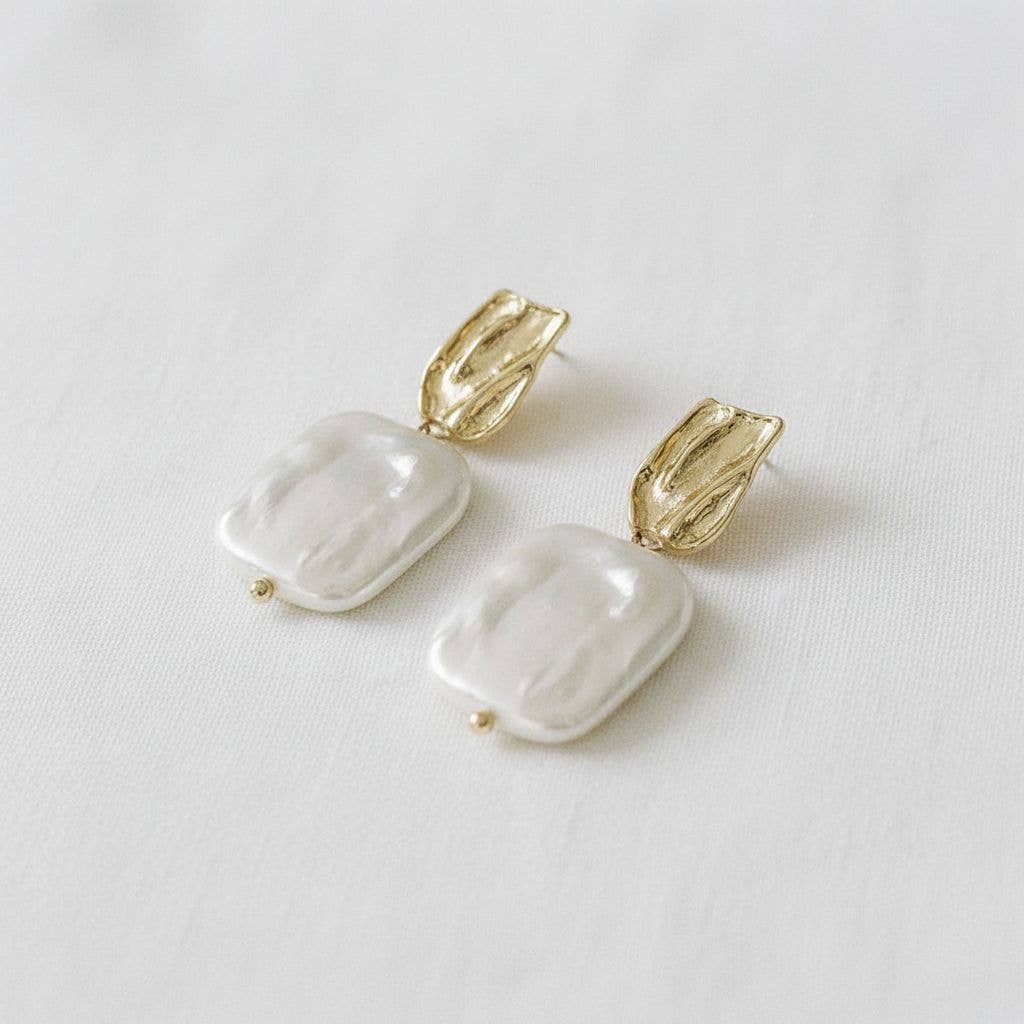 Eloise Pearl Earrings