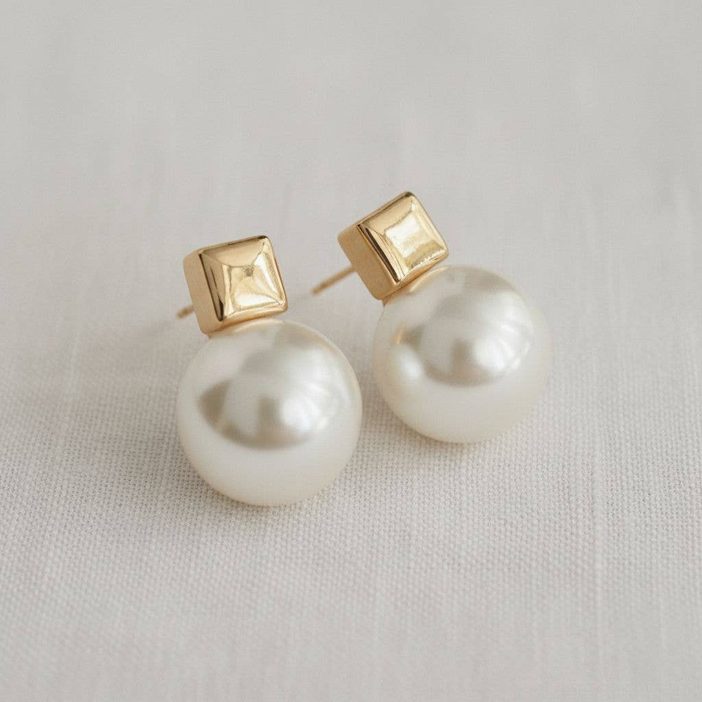 The Hampton Pearl Studs