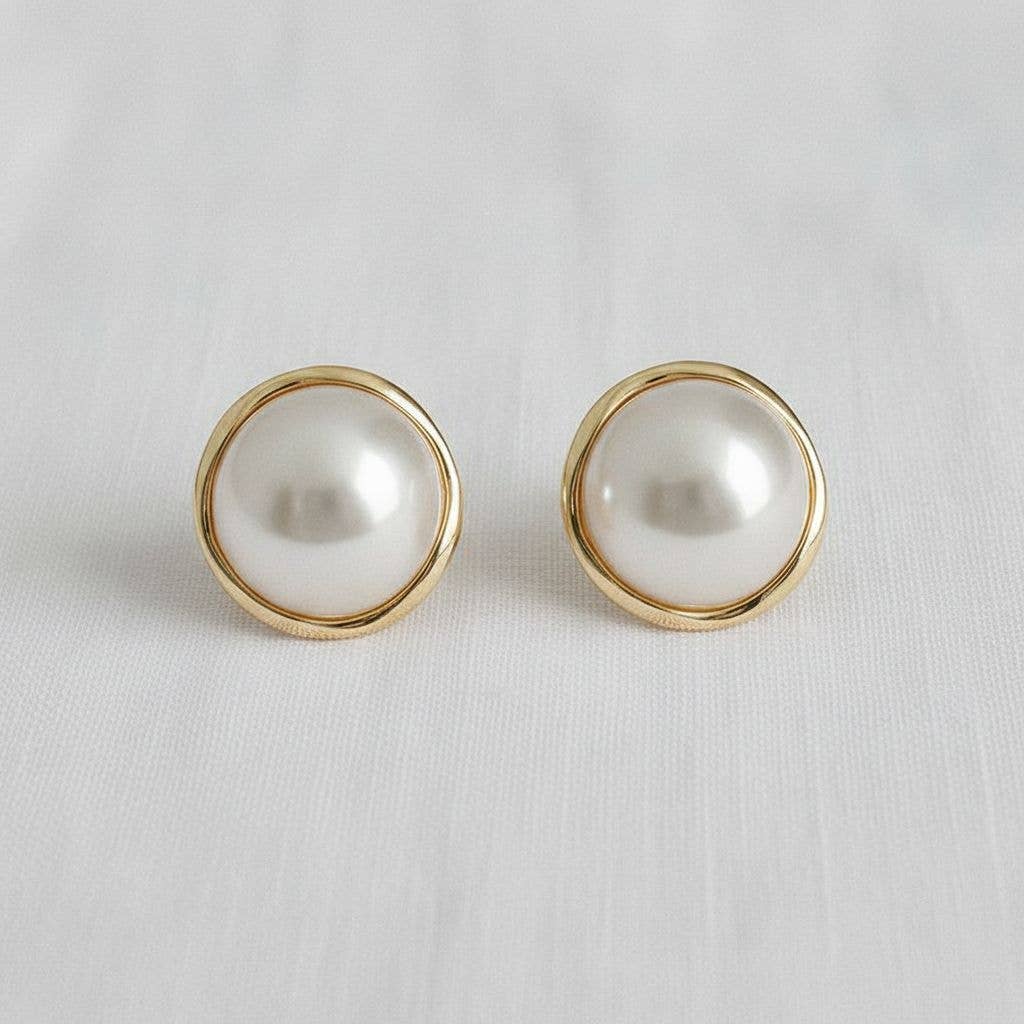 Savannah Pearl Studs